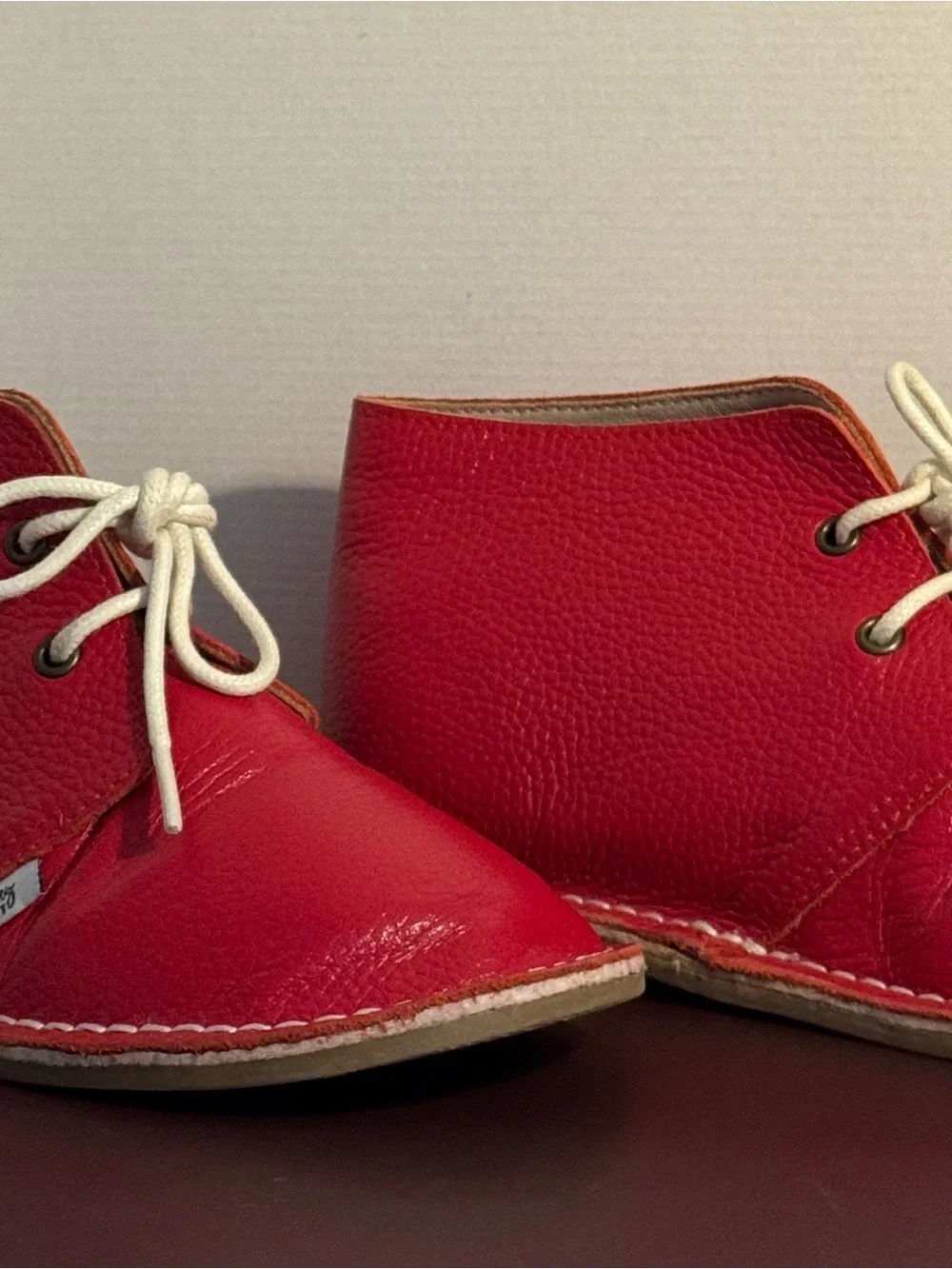 Monkey Feet Pebbled.  Red Leather Lace-Up Kids Boots EUC Youth 5-6